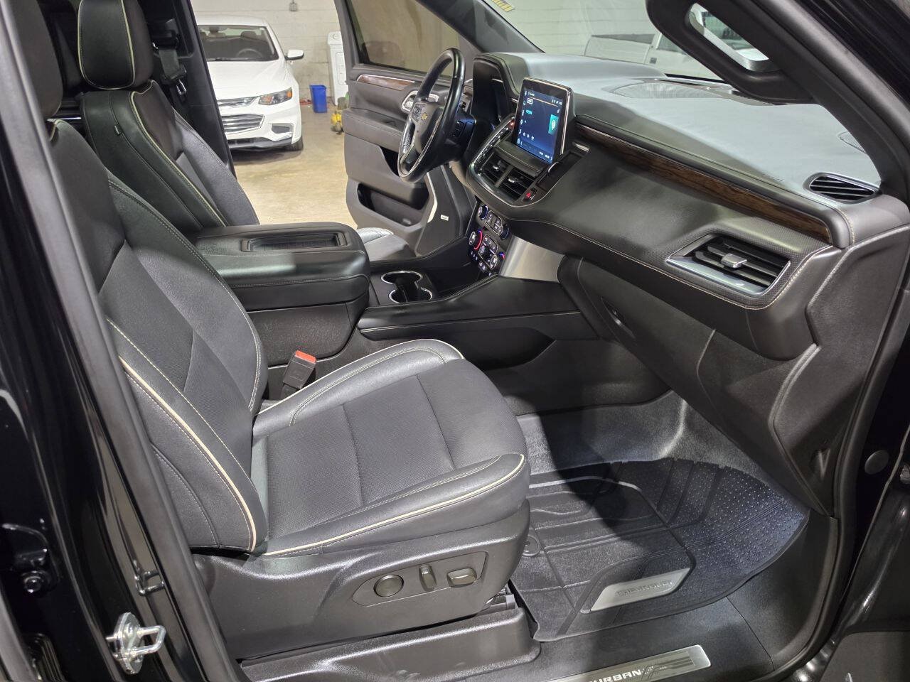 Used 2023 Chevrolet Suburban Premier AWD/4WD image 41