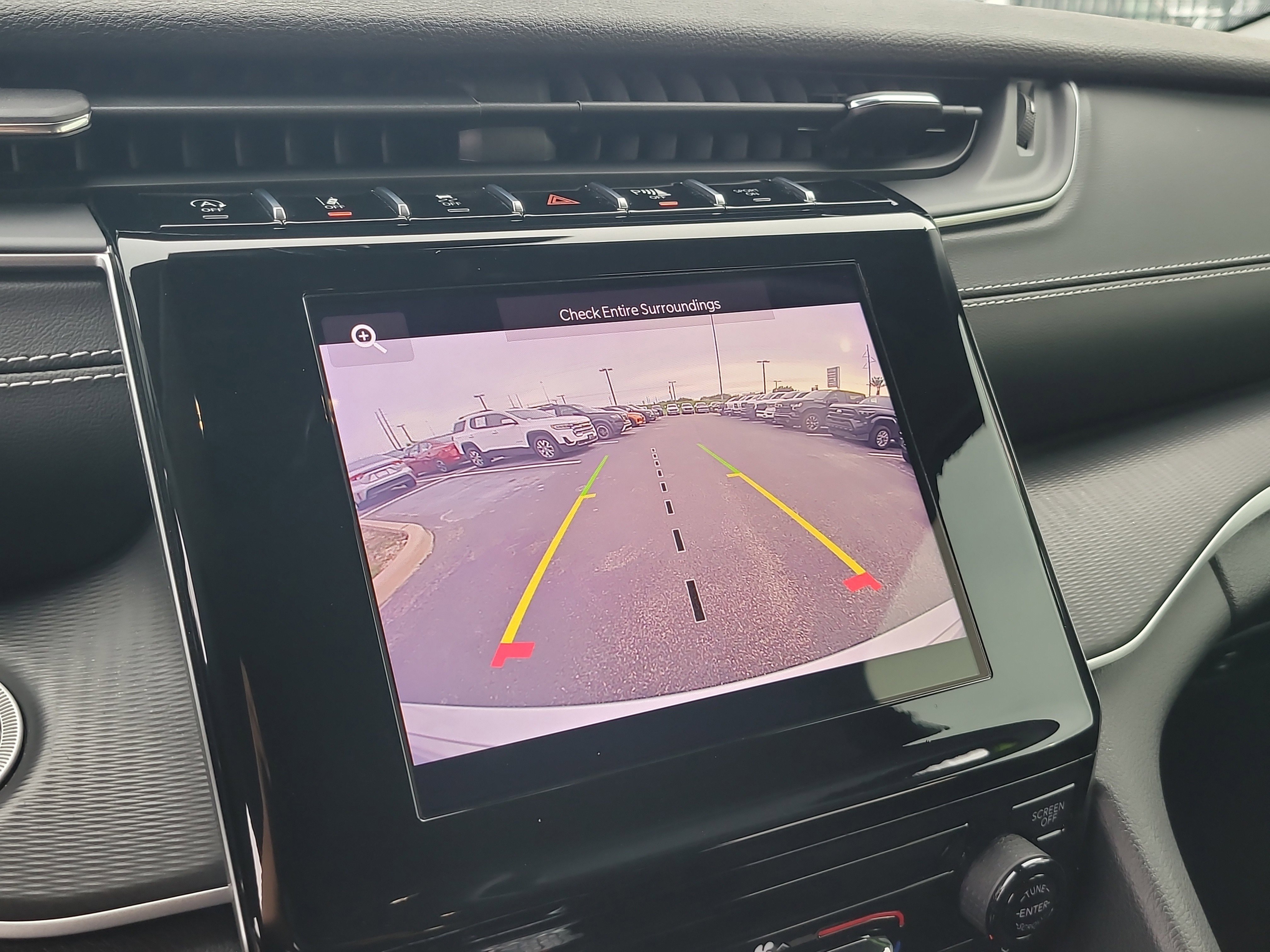 Used 2024 Jeep Grand Cherokee Laredo image 21