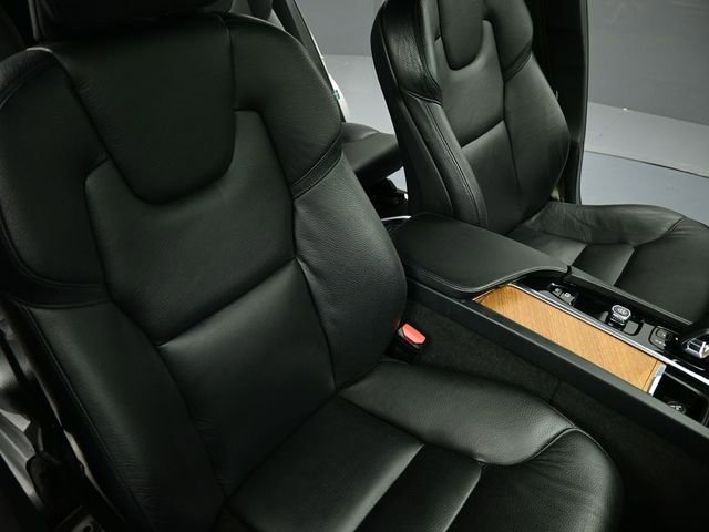 Used 2023 Volvo XC90 B6 Plus w/ Protection Package image 63