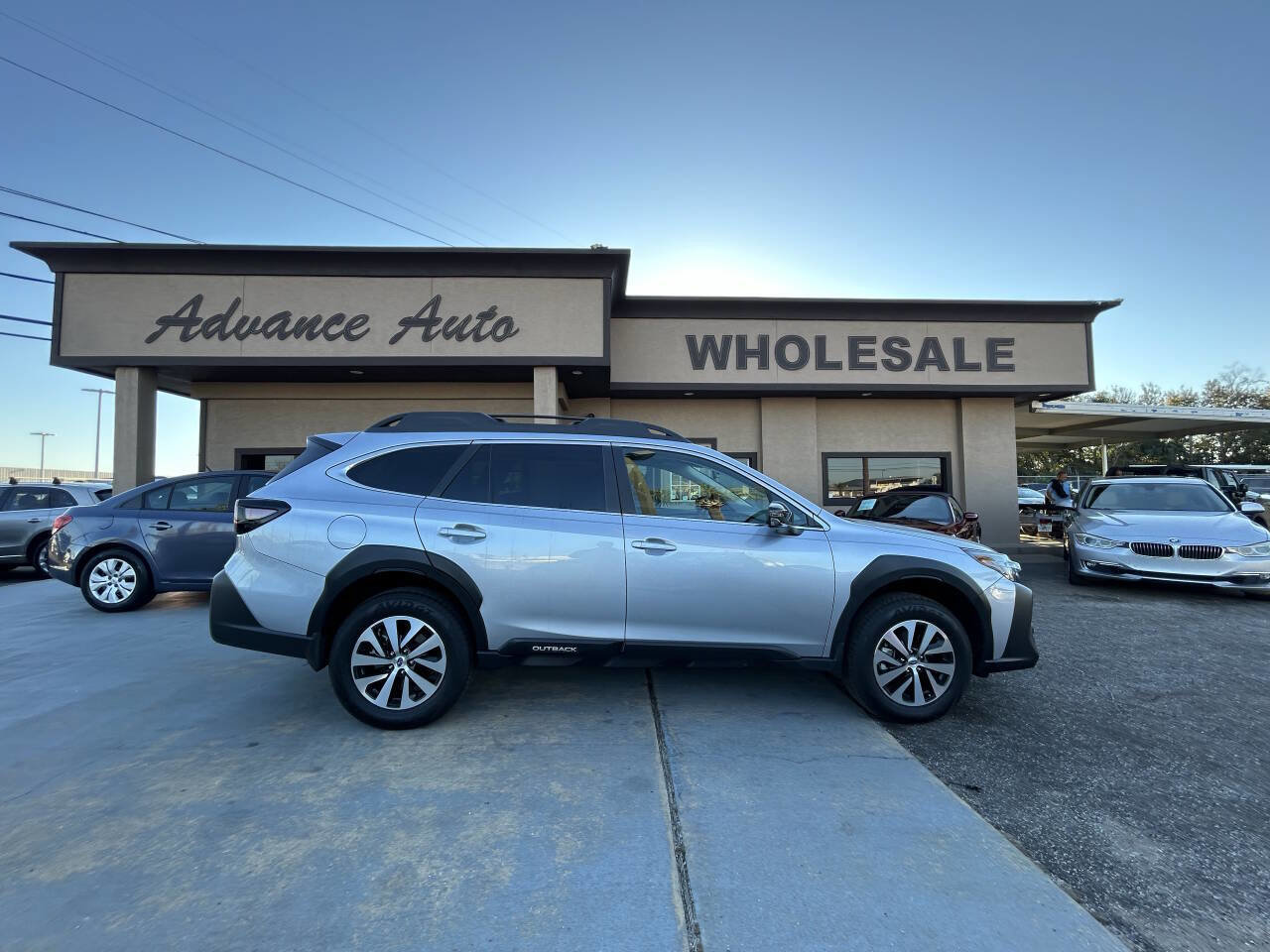 Used 2025 Subaru Outback Premium image 1