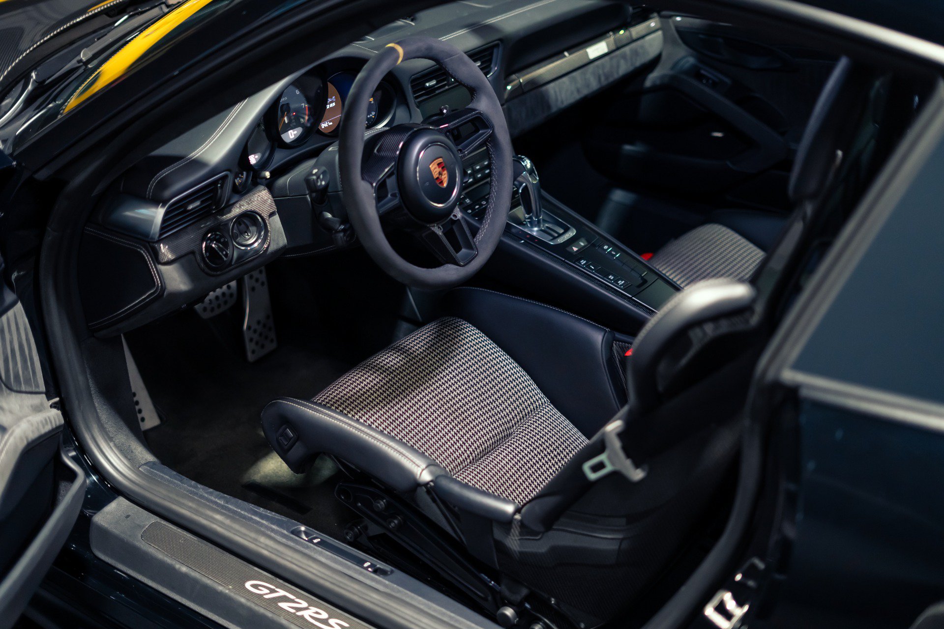 Used 2018 Porsche 911 GT2 RS RWD image 15