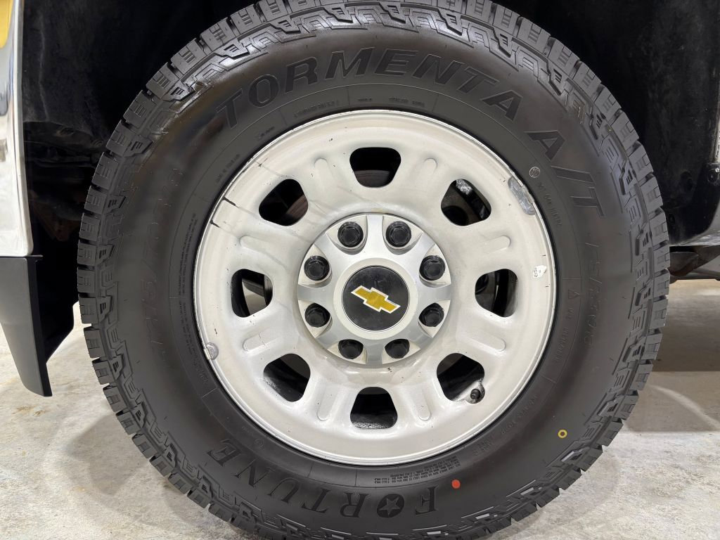 Used 2018 Chevrolet Silverado 2500 W/T w/ Snow Plow Prep Package image 26