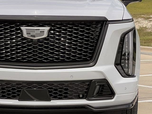 New 2026 Cadillac Escalade V w/ LPO, ONYX Package AWD/4WD image 8