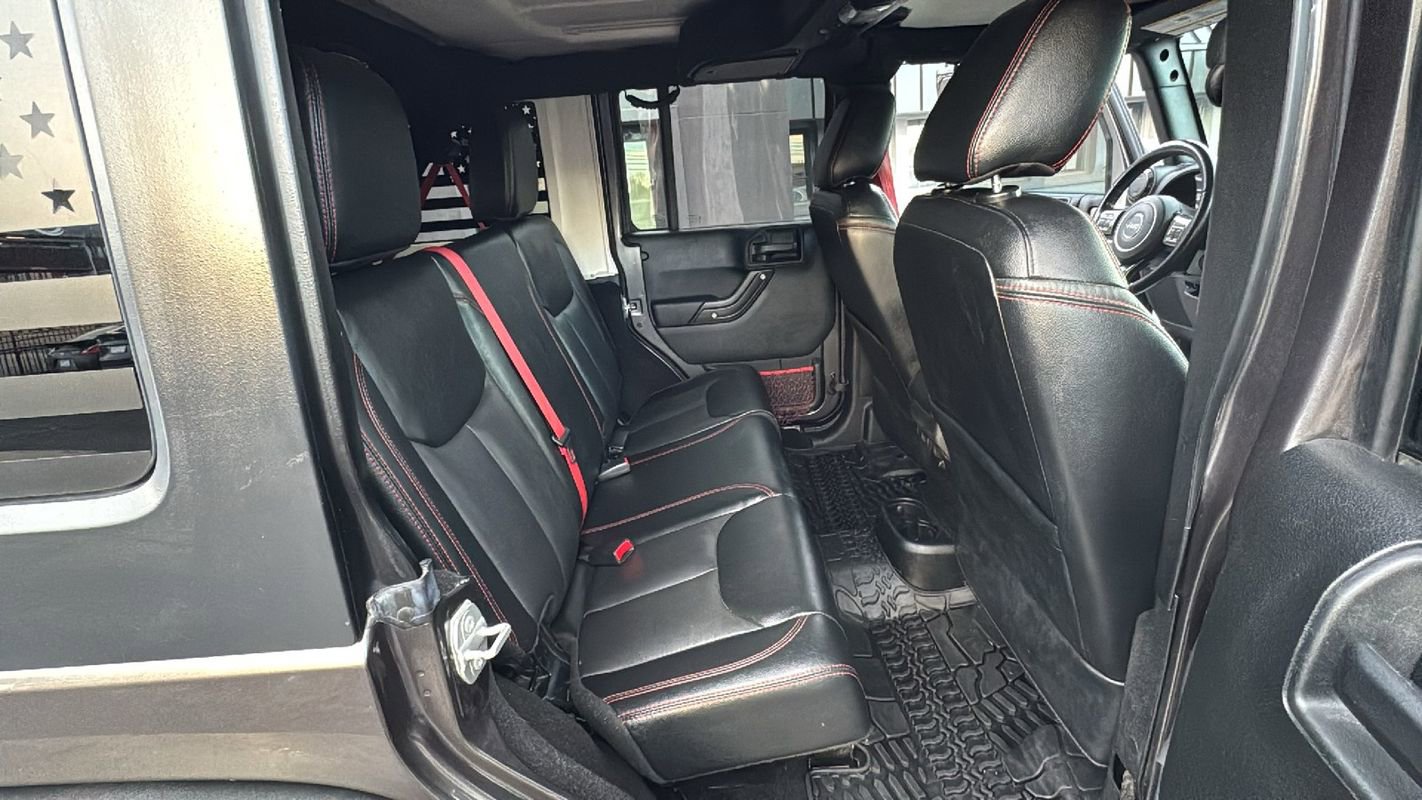 Used 2018 Jeep Wrangler Unlimited Rubicon image 18