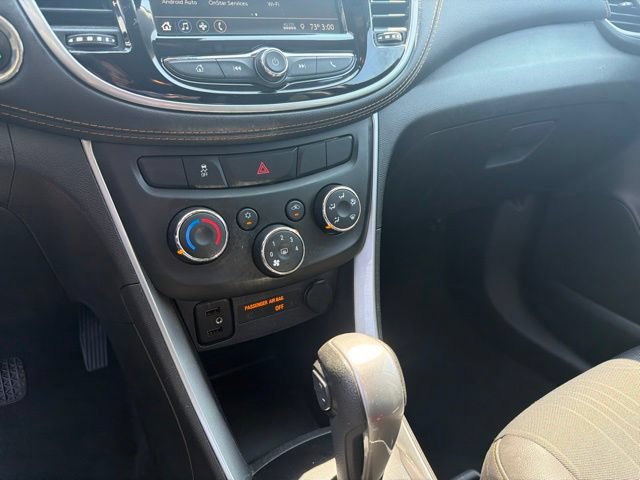 Used 2019 Chevrolet Trax LT w/ LT Convenience Package FWD image 20