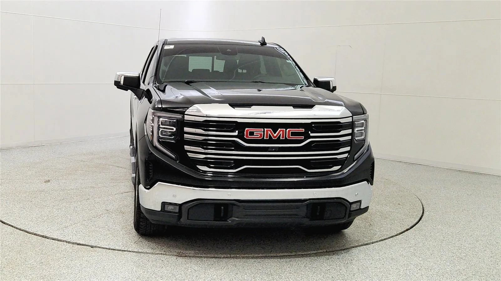 Used 2023 GMC Sierra 1500 SLT w/ SLT Premium Plus Package AWD/4WD image 2