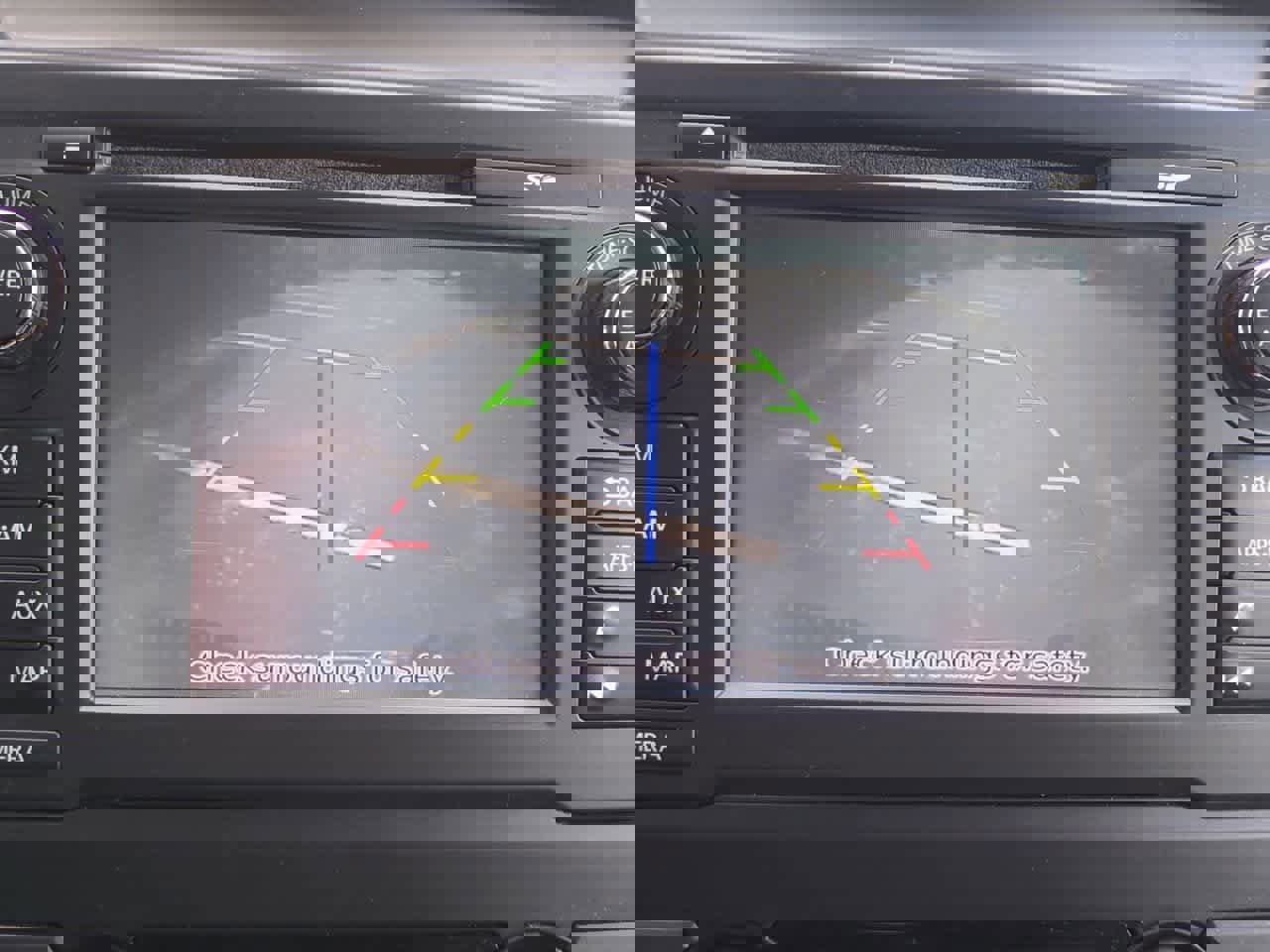 Used 2018 Nissan Titan SL image 30