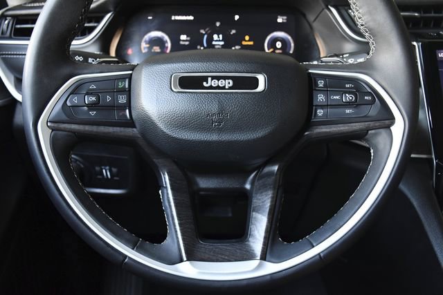 Used 2023 Jeep Grand Cherokee Limited AWD/4WD image 7