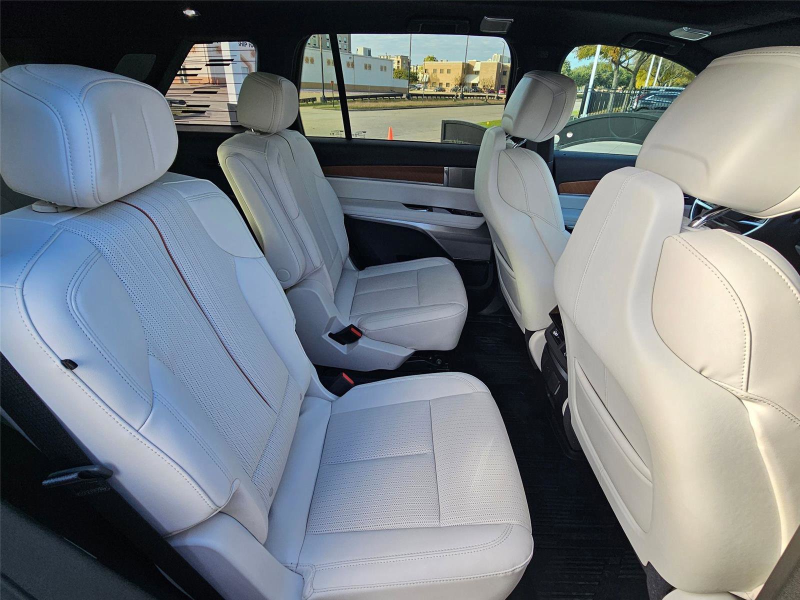 New 2026 Cadillac Vistiq Sport w/ LPO, Floor Liner Package AWD/4WD image 28