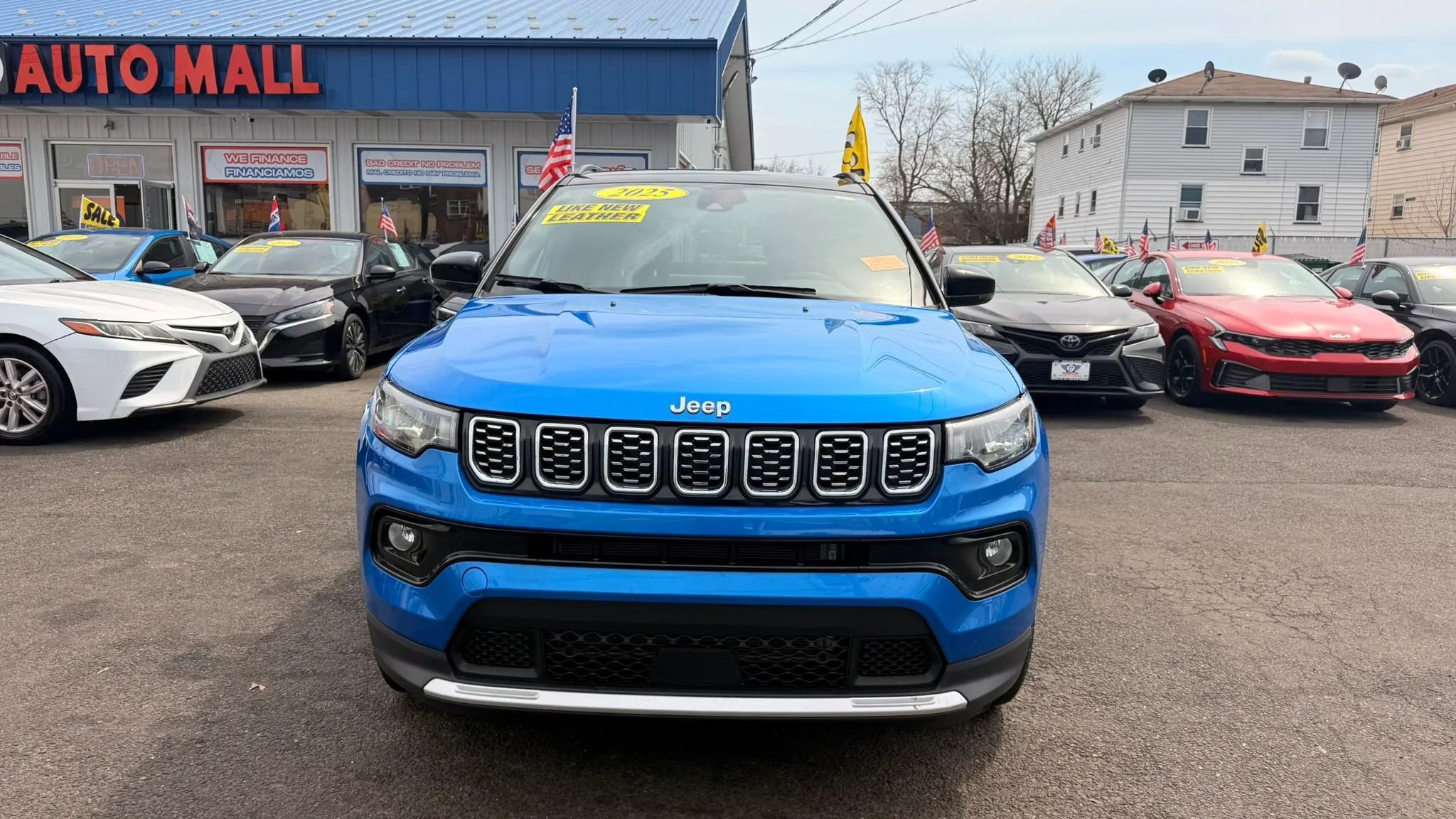 Used 2025 Jeep Compass Limited AWD/4WD image 3