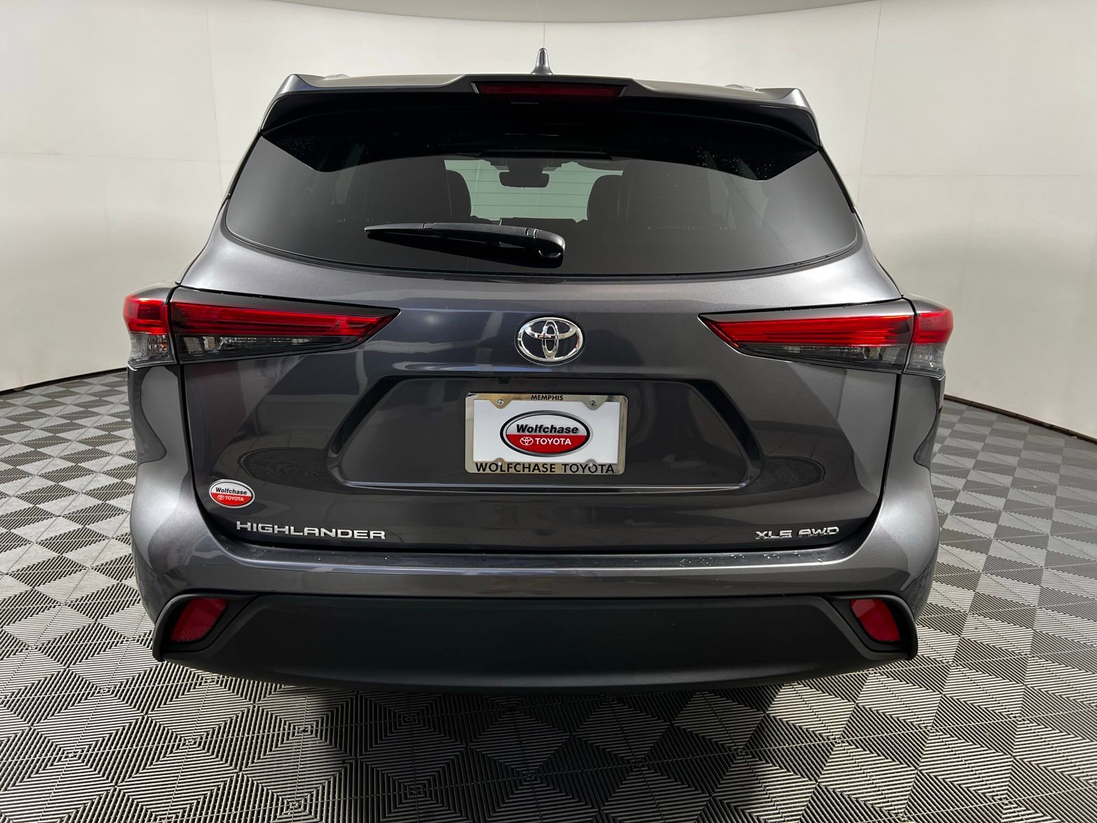 Certified 2023 Toyota Highlander XLE image 35