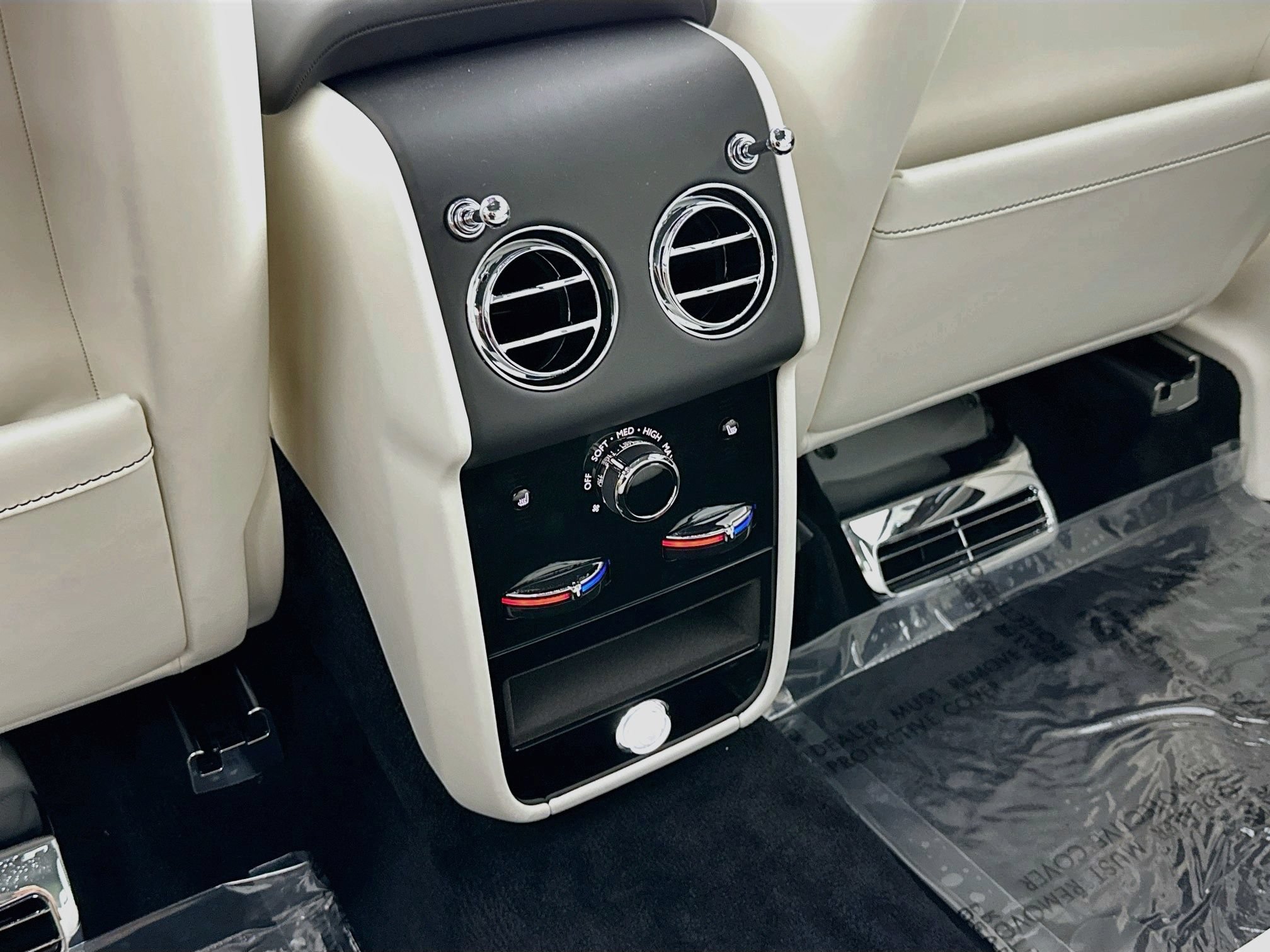 New 2027 Rolls-Royce Cullinan Black Badge AWD/4WD image 24