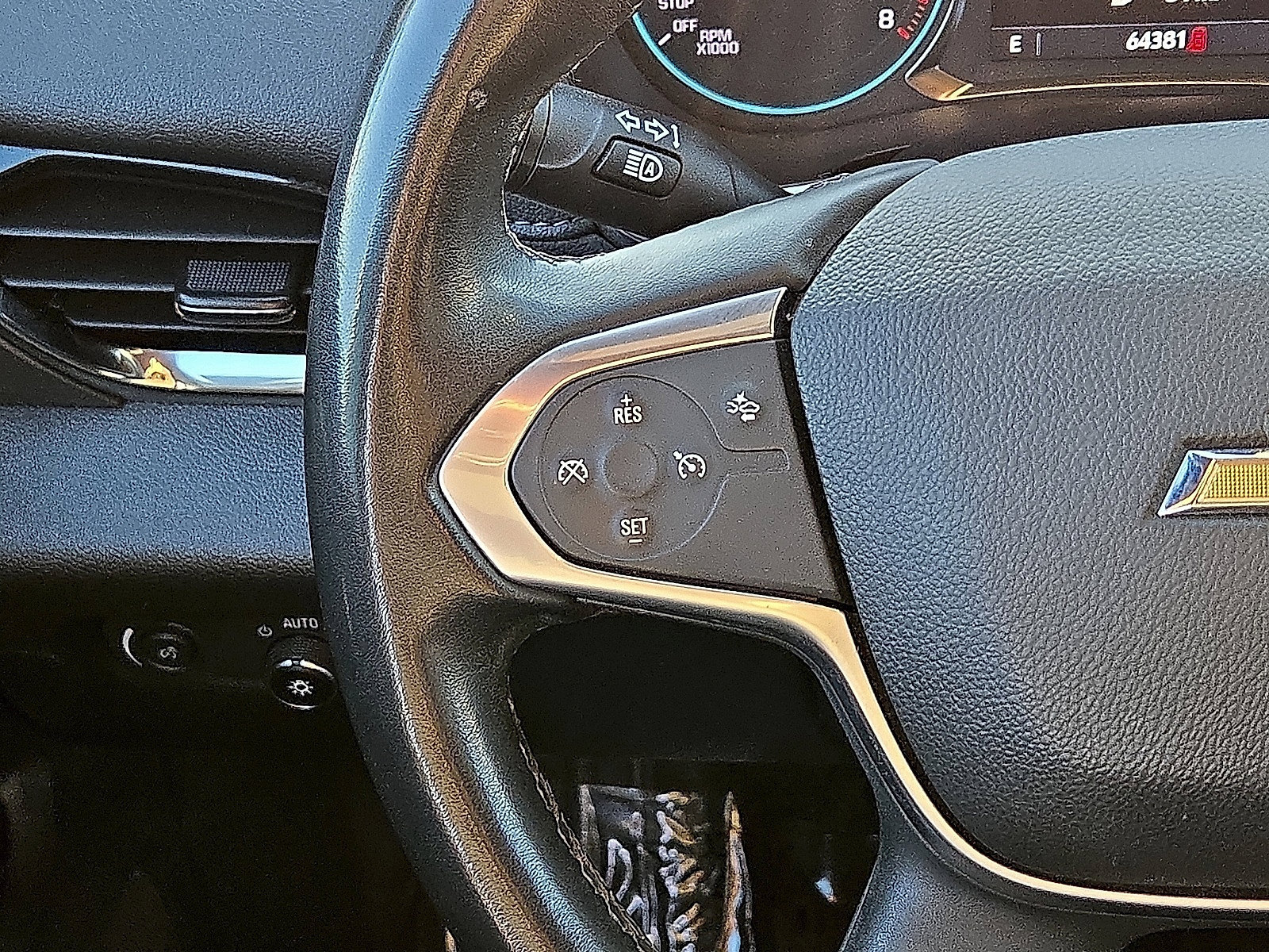 Used 2023 Chevrolet Traverse LT FWD image 20