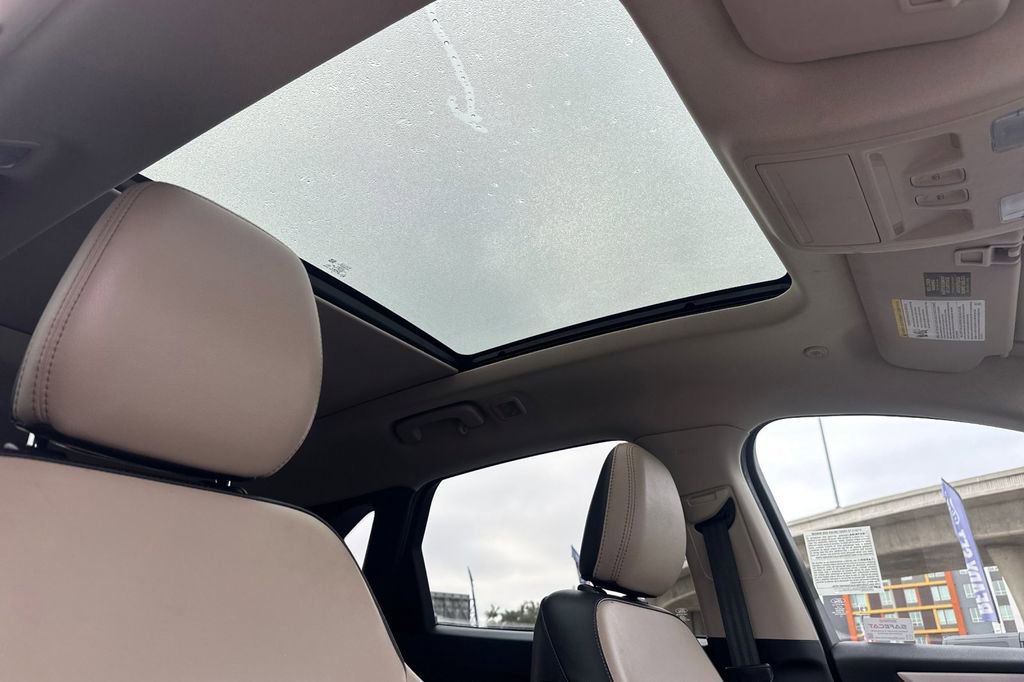 Used 2020 Ford Escape SE Sport image 18