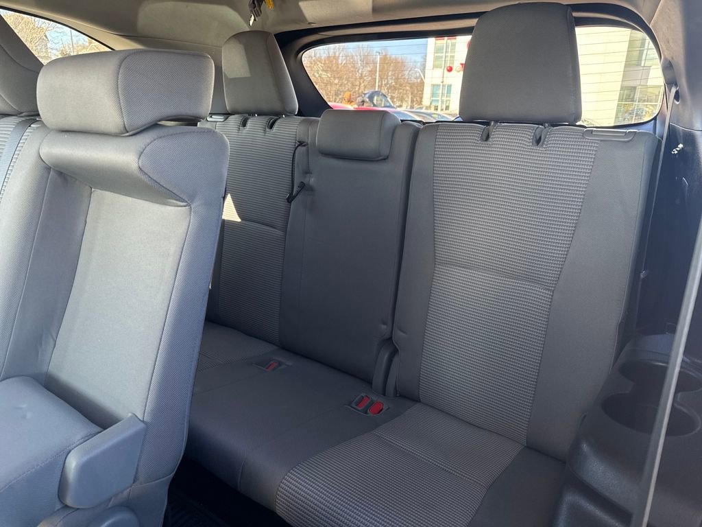 Used 2021 Toyota Highlander LE image 39