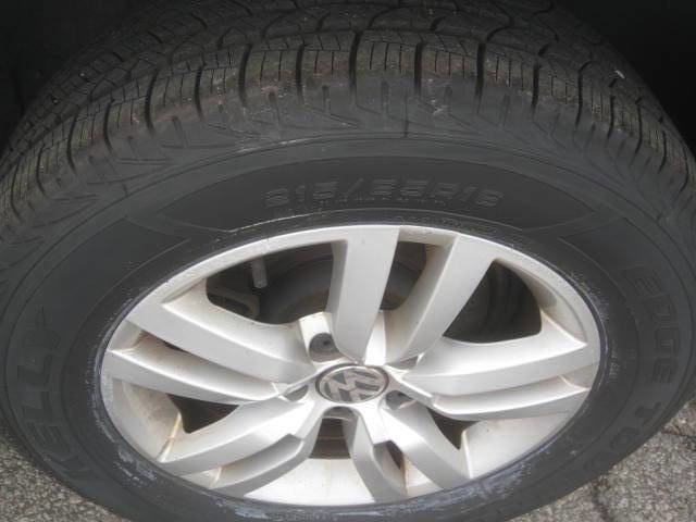 Used 2016 Volkswagen Tiguan S image 35