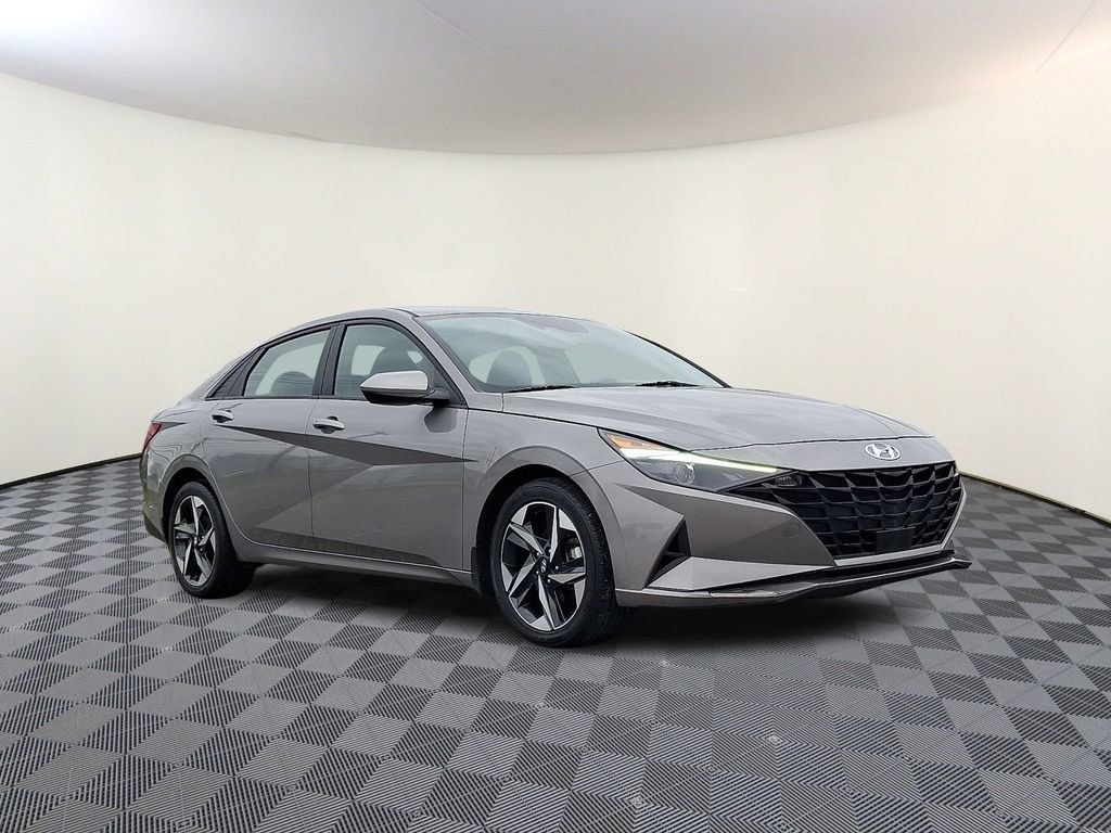 Used 2023 Hyundai Elantra SEL w/ Convenience Package image 1
