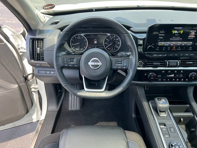 Used 2023 Nissan Pathfinder SL w/ SL Premium Package AWD/4WD image 15