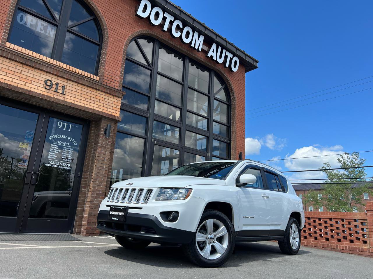 Used 2015 Jeep Compass Latitude image 3