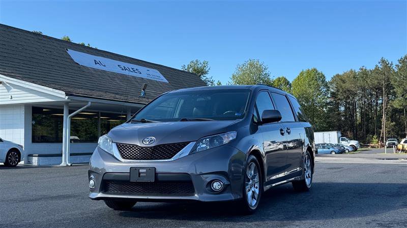 Used 2011 Toyota Sienna SE w/ Preferred Pkg FWD image 2