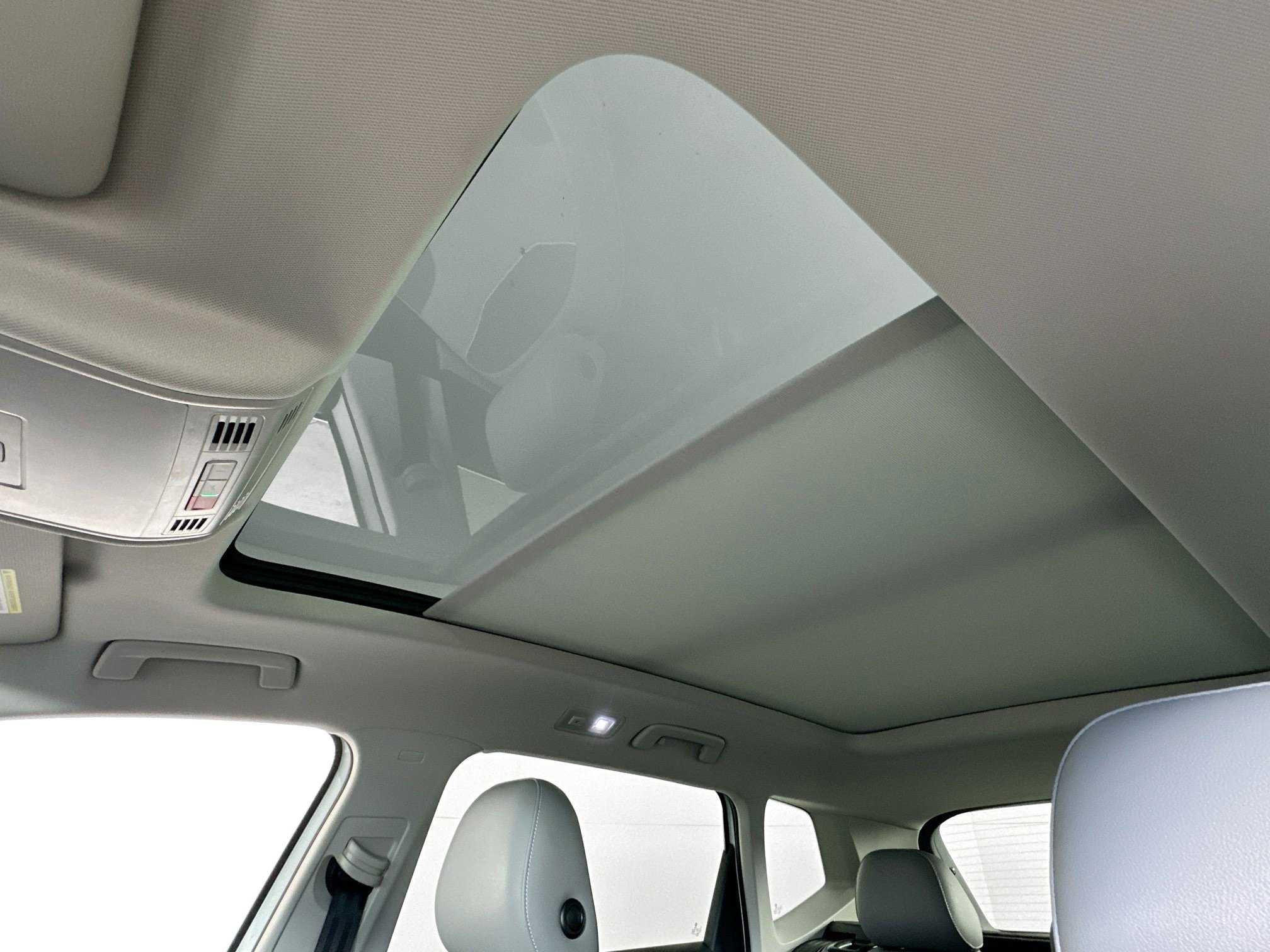 Used 2023 Volkswagen Taos SE image 21