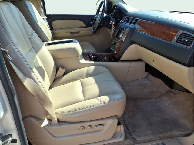 Used 2008 Chevrolet Suburban LTZ w/ LTZ Preferred Equipment Group image 21