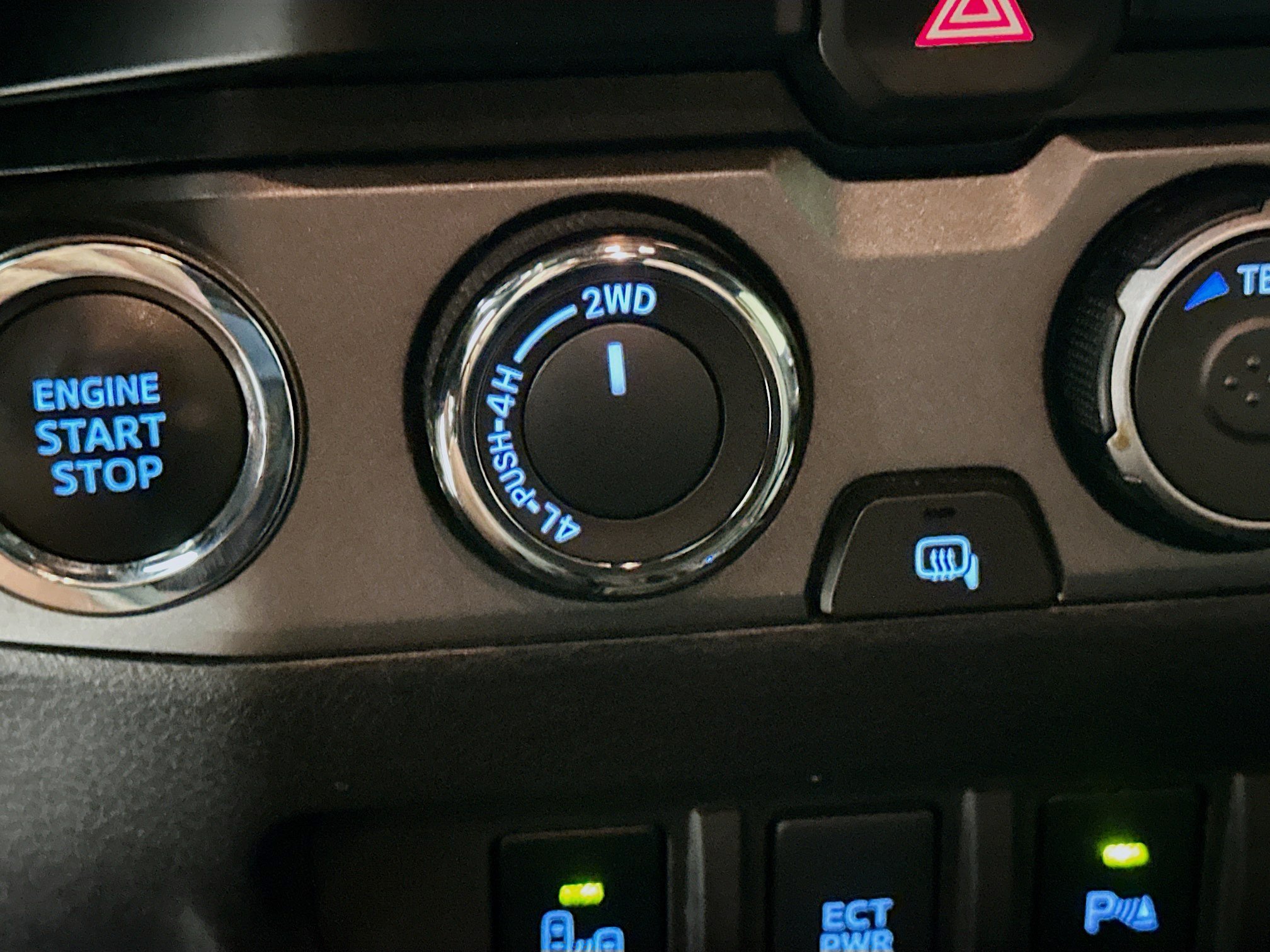 Used 2021 Toyota Tacoma TRD Off-Road w/ Technology Package AWD/4WD image 25