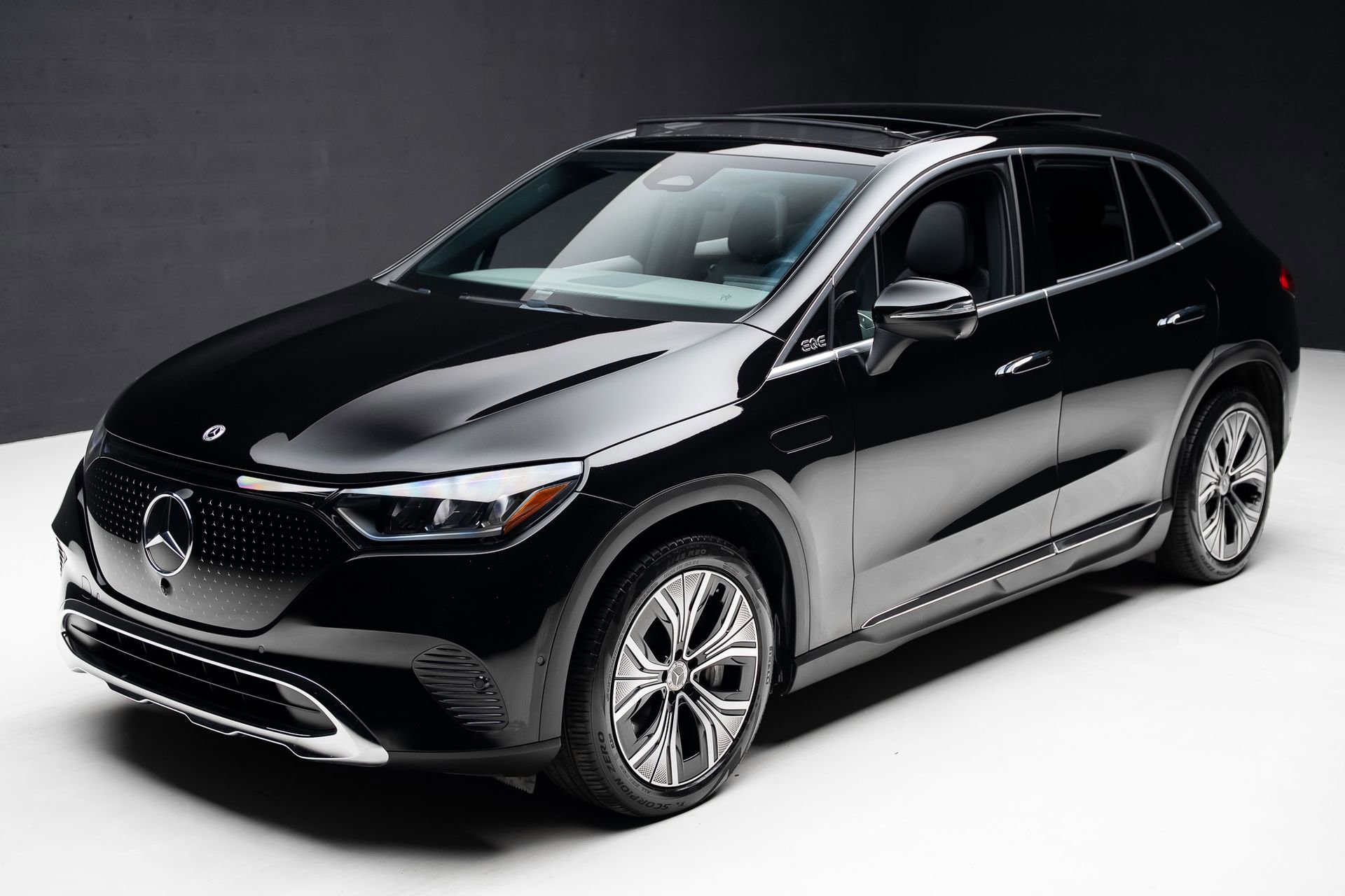 Used 2023 Mercedes-Benz EQE 350+ 4MATIC SUV image 5