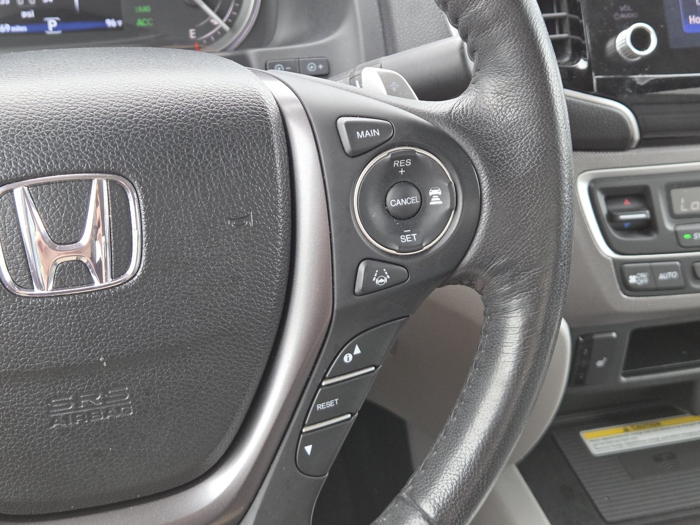 Used 2023 Honda Ridgeline RTL-E image 32