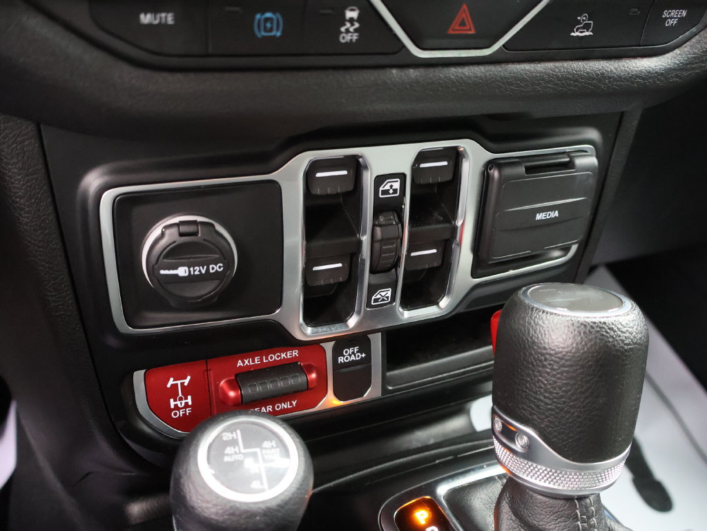 Used 2024 Jeep Wrangler Unlimited AWD/4WD image 37