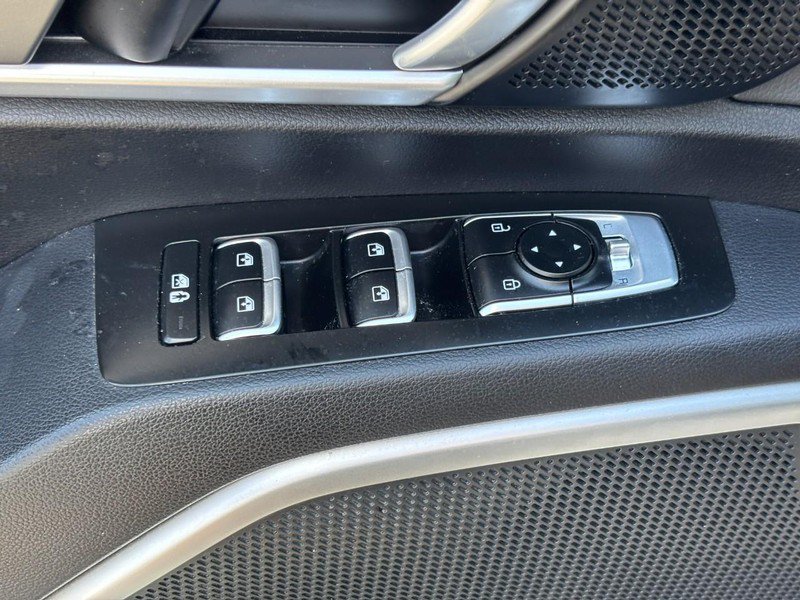 Used 2020 Kia Telluride S w/ S 8 Passenger Seating Package AWD/4WD image 18