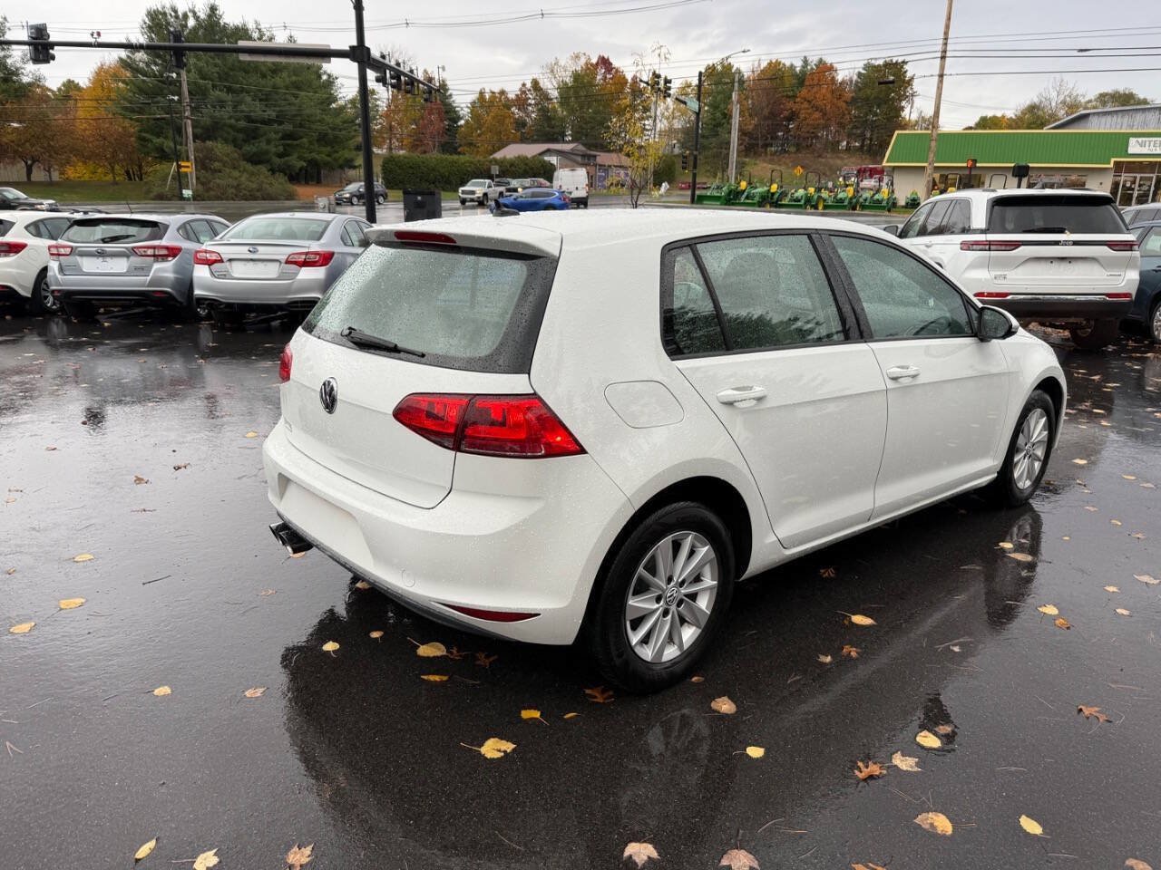 Used 2015 Volkswagen Golf S FWD image 6