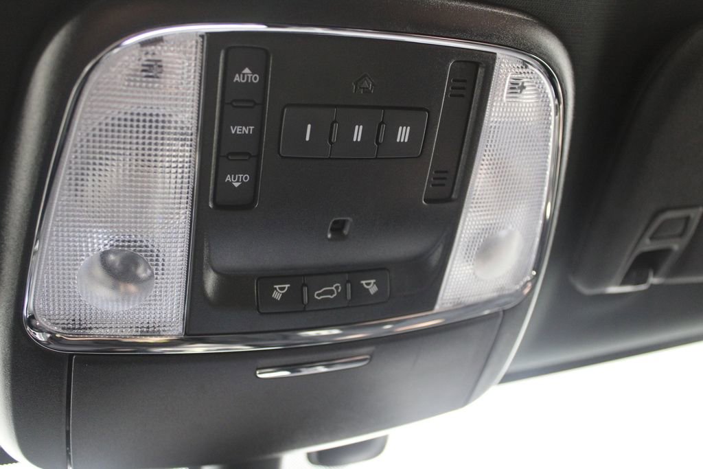 Used 2021 Jeep Grand Cherokee Limited w/ Trailer Tow Group IV image 52