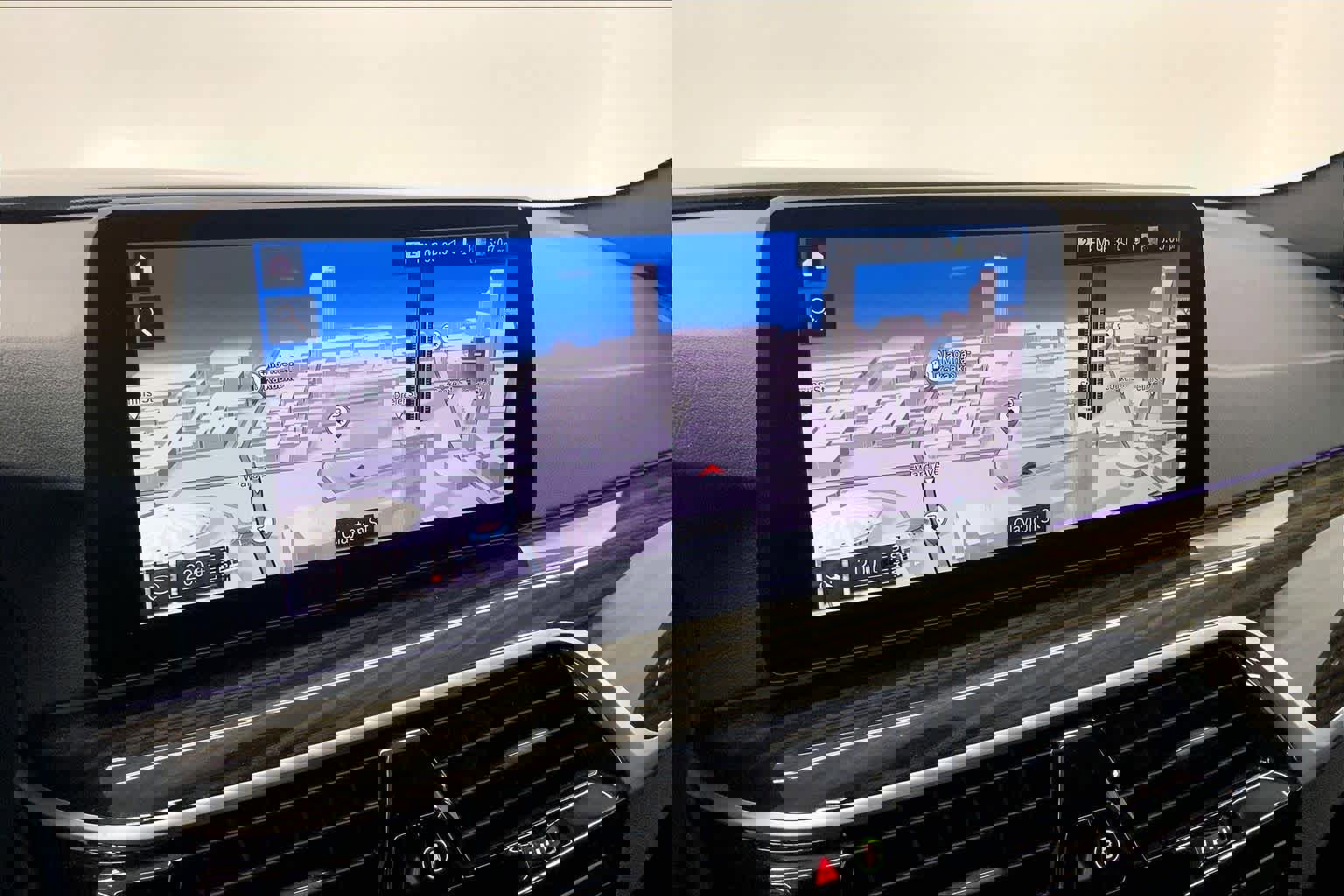 Used 2021 BMW 530e w/ Premium Package image 23