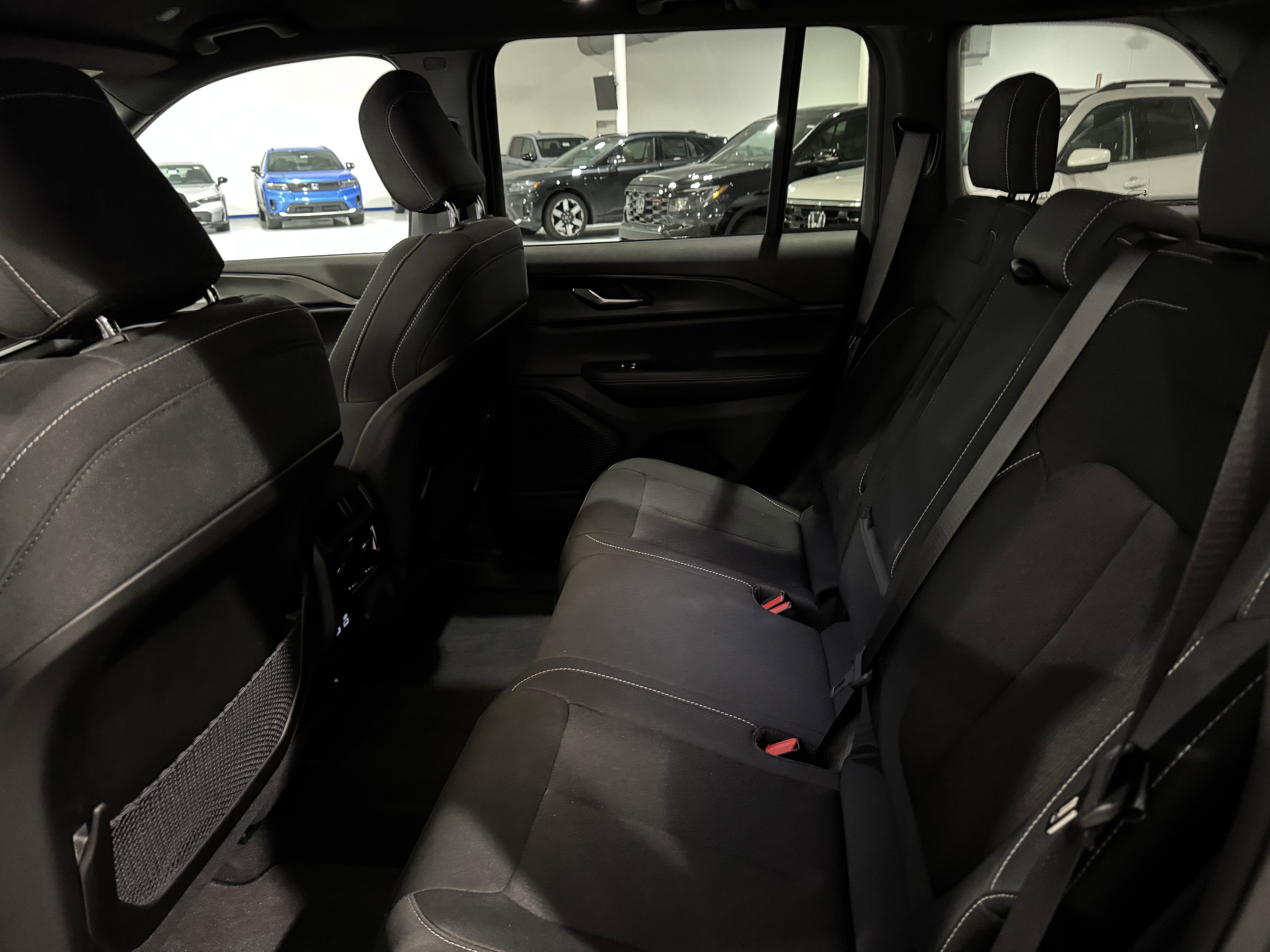 Used 2024 Jeep Grand Cherokee Laredo w/ MOPAR Finishing Package image 33