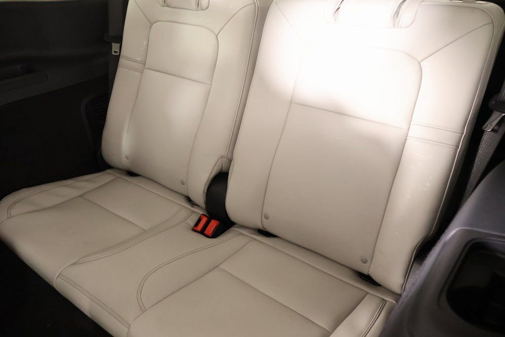 New 2026 Lincoln Aviator AWD image 13