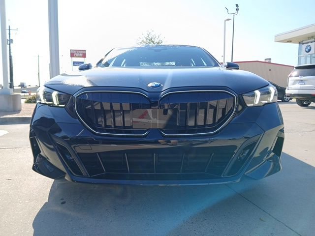 New 2026 BMW 530i RWD image 2