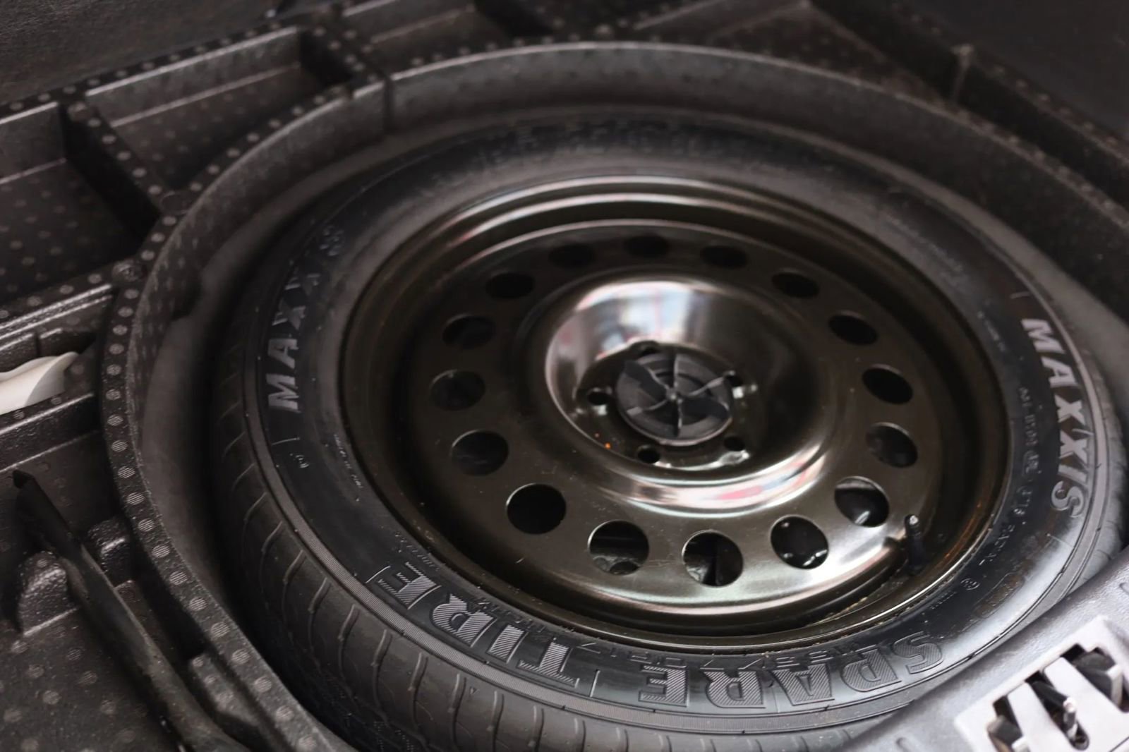 Used 2017 Ford Escape SE w/ SE Cold Weather Package image 33