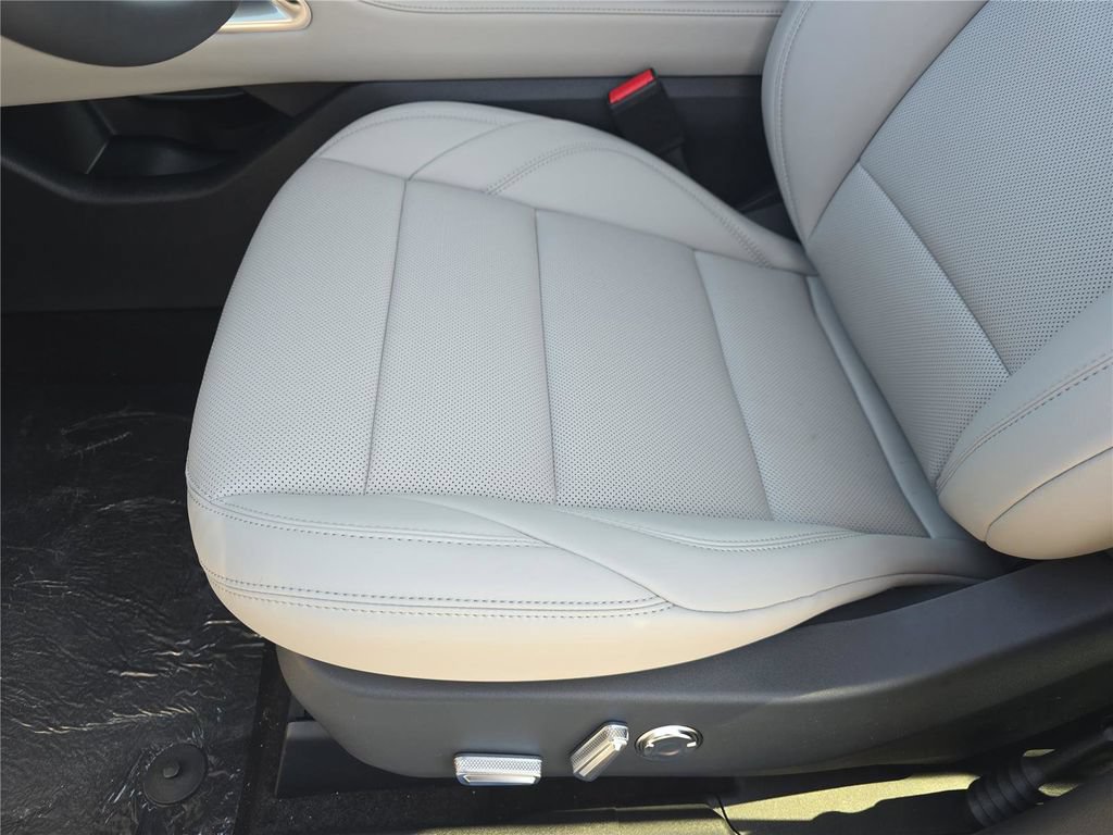 New 2026 Lincoln Nautilus Premier AWD/4WD image 15