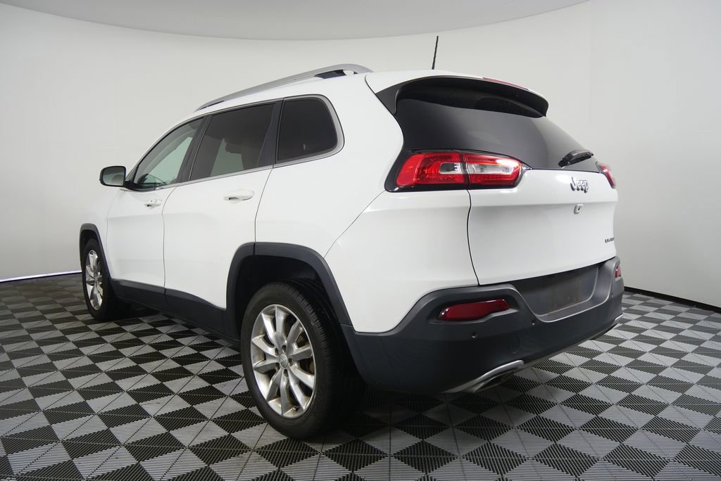 Used 2017 Jeep Cherokee Limited w/ Luxury Group image 5