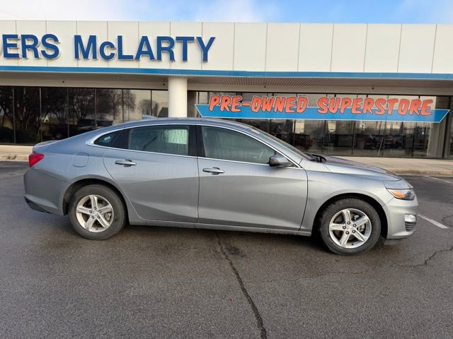Used 2024 Chevrolet Malibu LT image 3