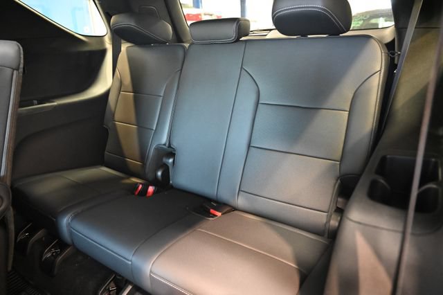 New 2027 Chevrolet Traverse LT w/ Driver Confidence Package FWD image 12