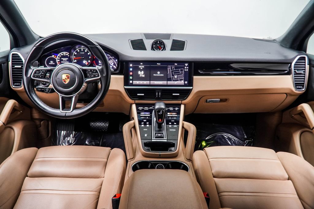 Used 2023 Porsche Cayenne Platinum Edition image 5