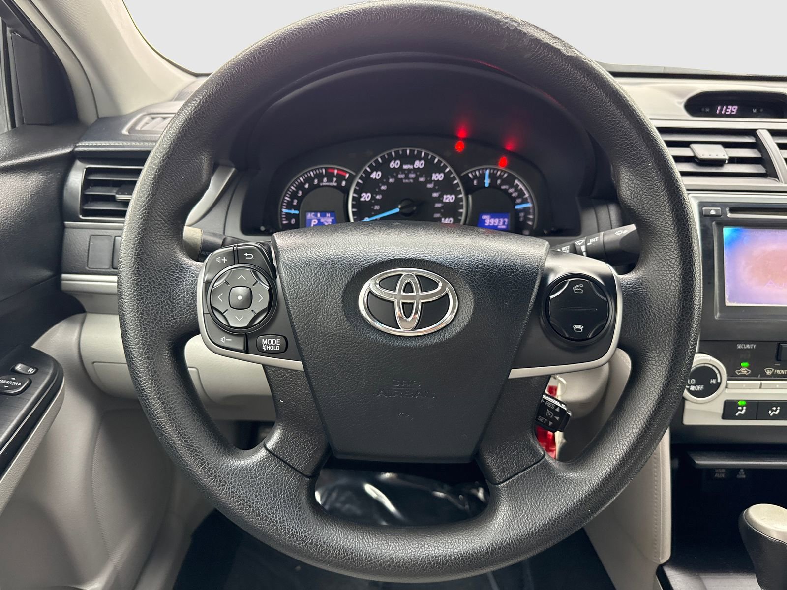 Used 2013 Toyota Camry LE image 19