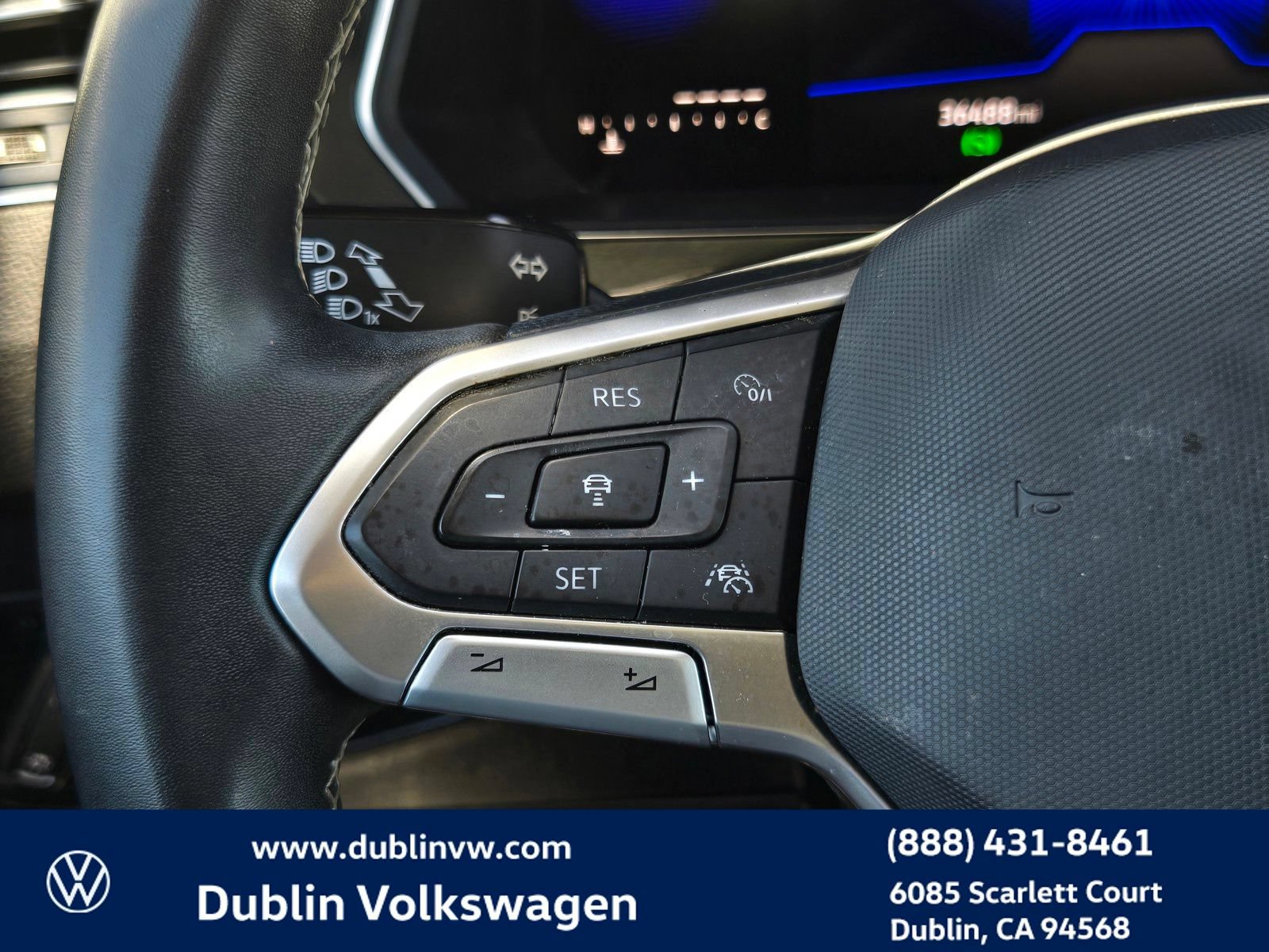 Certified 2023 Volkswagen Tiguan SE w/ Panoramic Sunroof Package FWD image 22