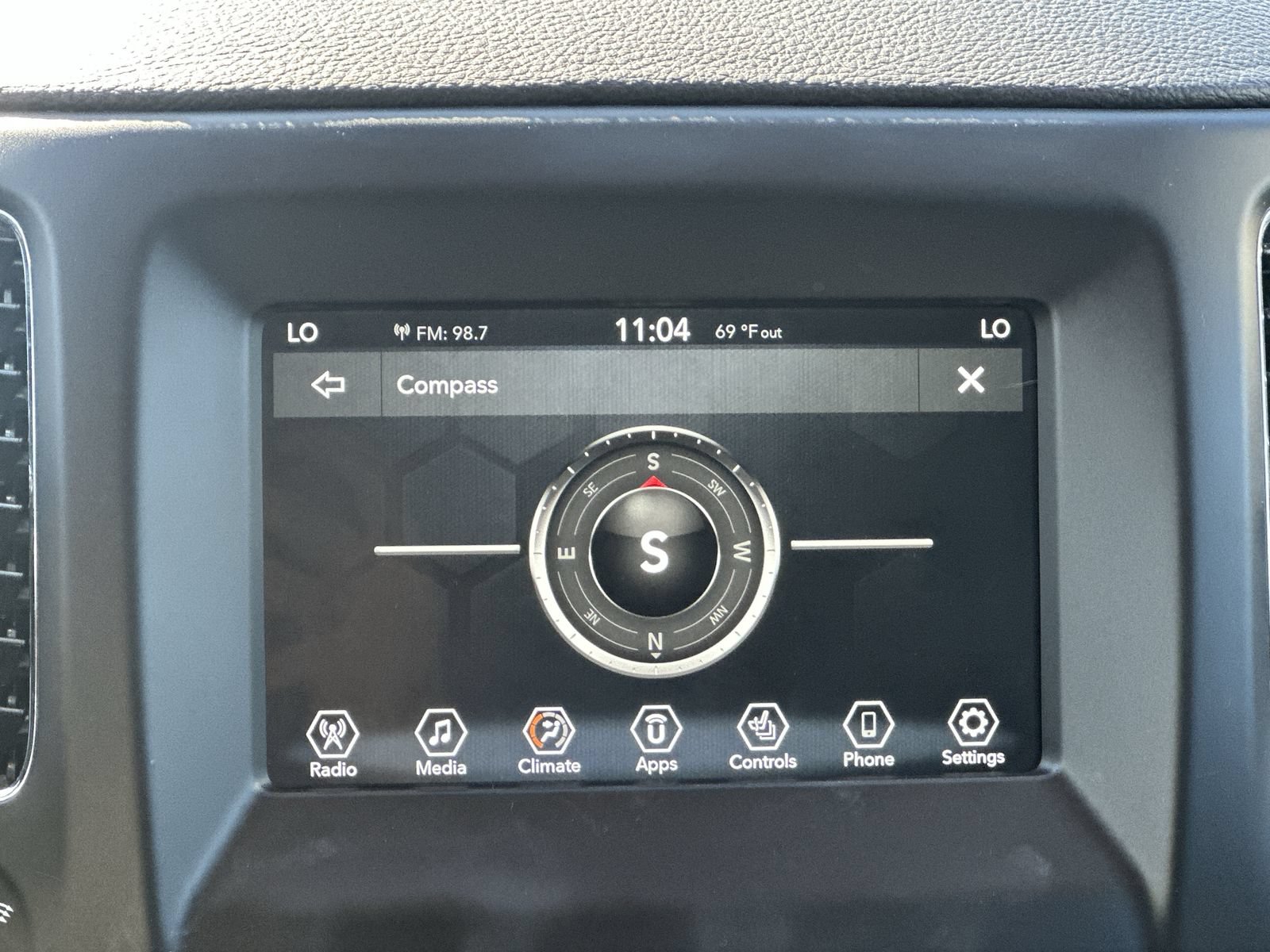 Used 2019 Jeep Compass Latitude w/ Cold Weather Group AWD/4WD image 28