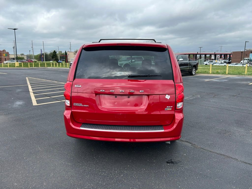 Used 2014 Dodge Grand Caravan SXT image 8