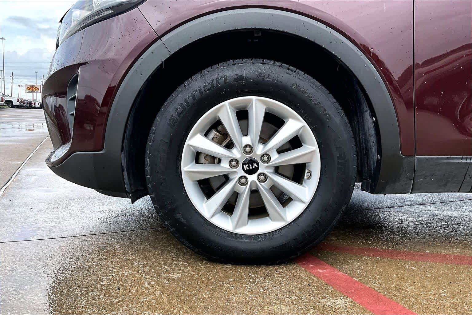 Used 2020 Kia Sorento FWD V6 image 11