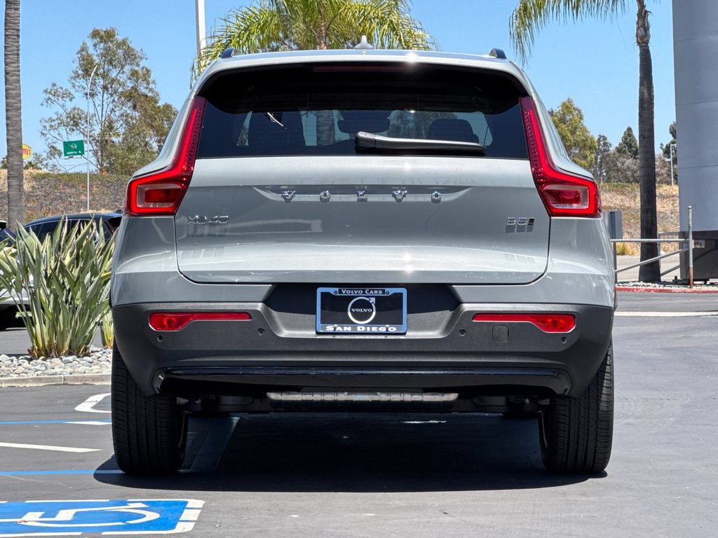 New 2026 Volvo XC40 B5 Plus w/ Protection Package Premier AWD/4WD image 4