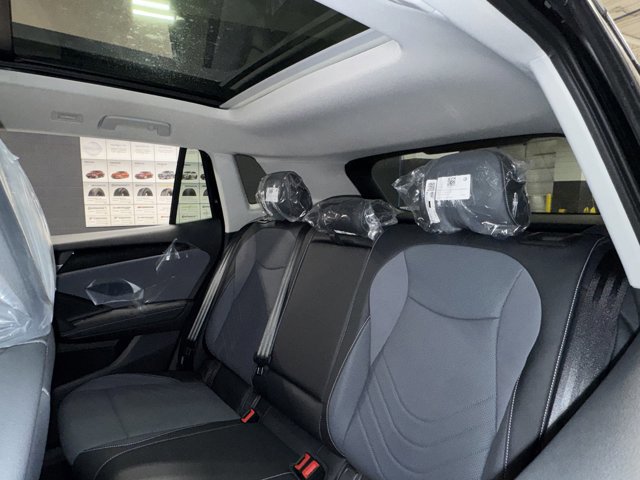 New 2026 Volkswagen Tiguan SE image 16